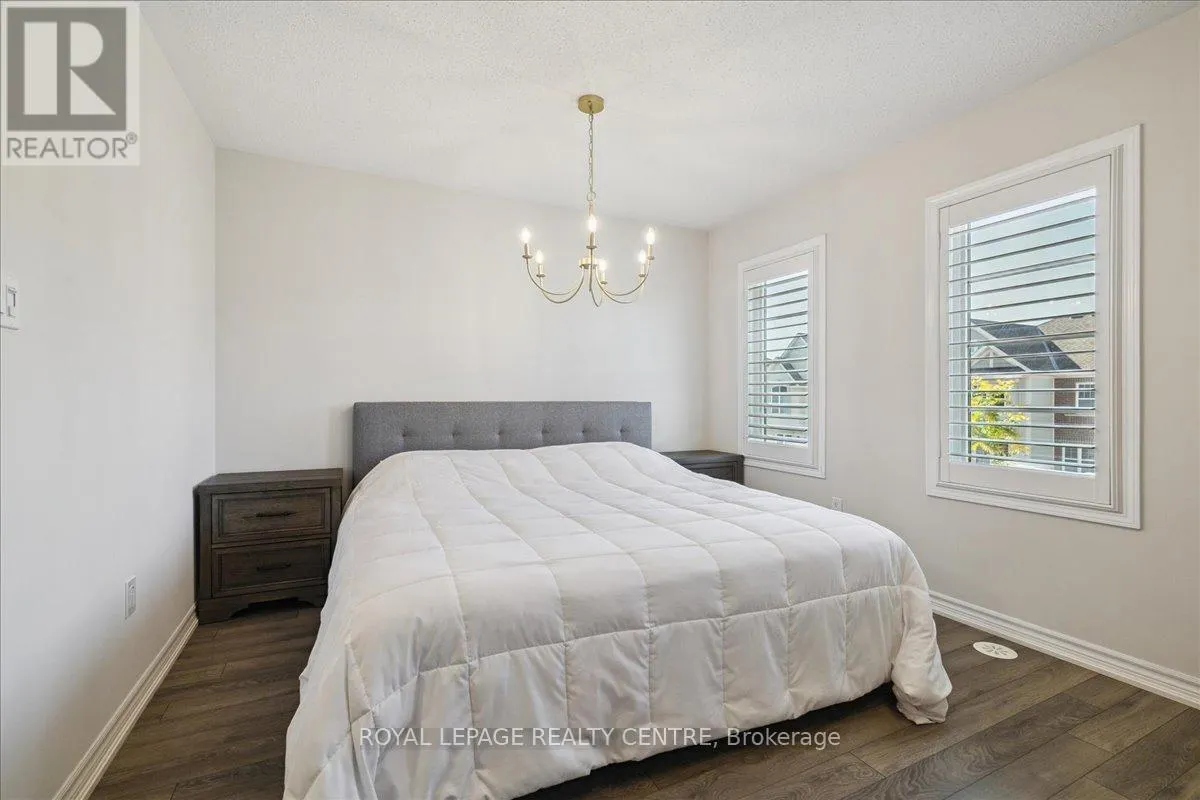 3087 MISTLETOE GARDENS