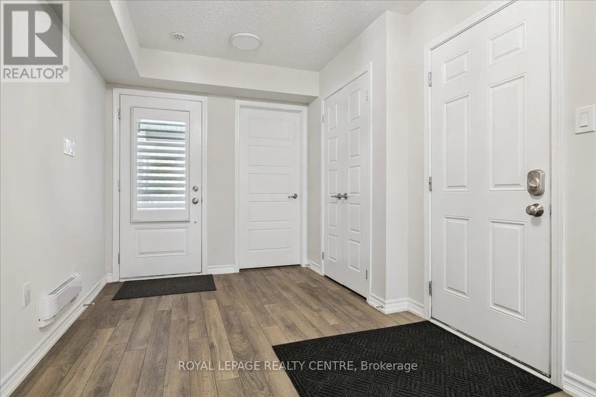 3087 MISTLETOE GARDENS