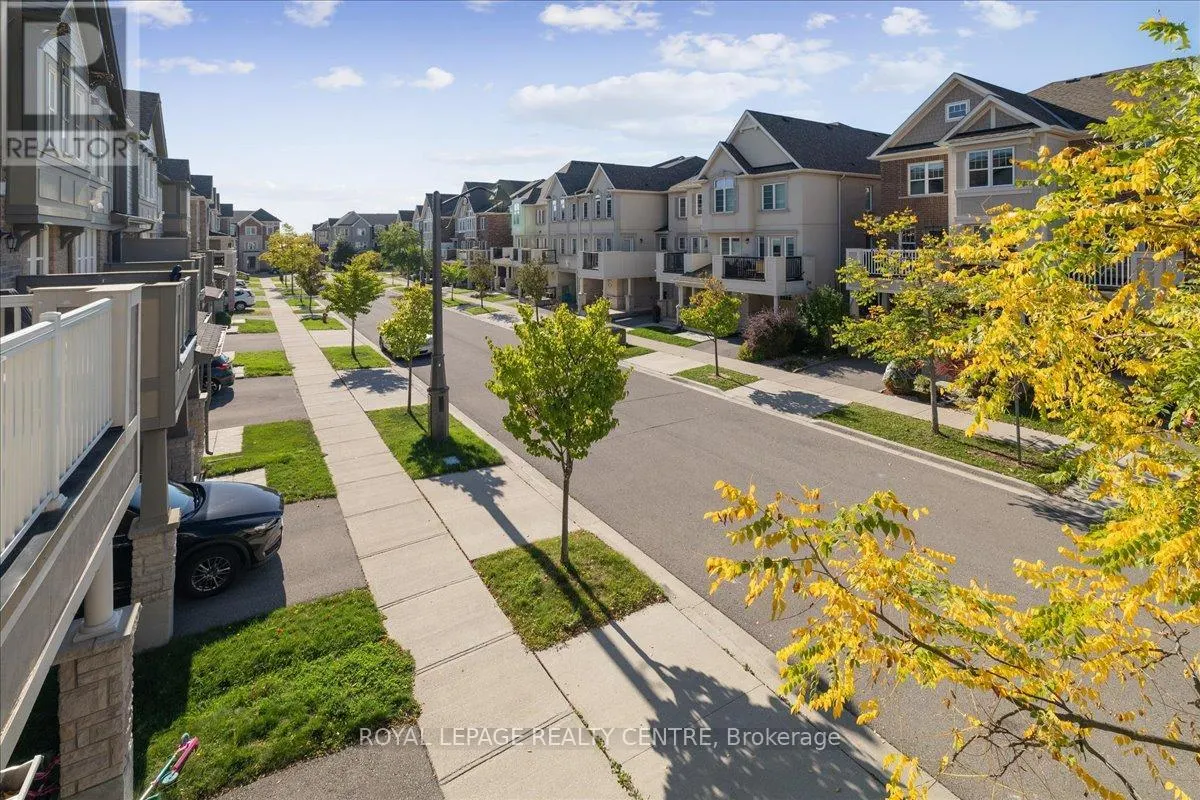 3087 MISTLETOE GARDENS