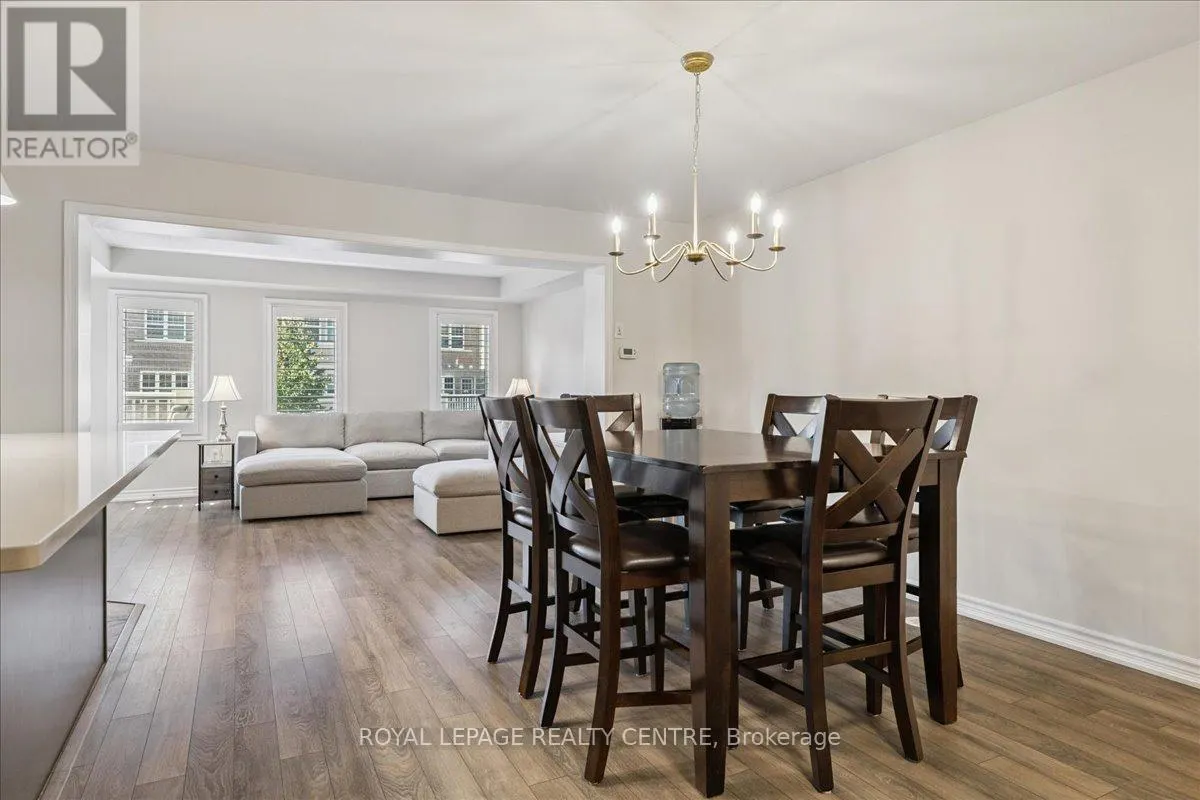 3087 MISTLETOE GARDENS
