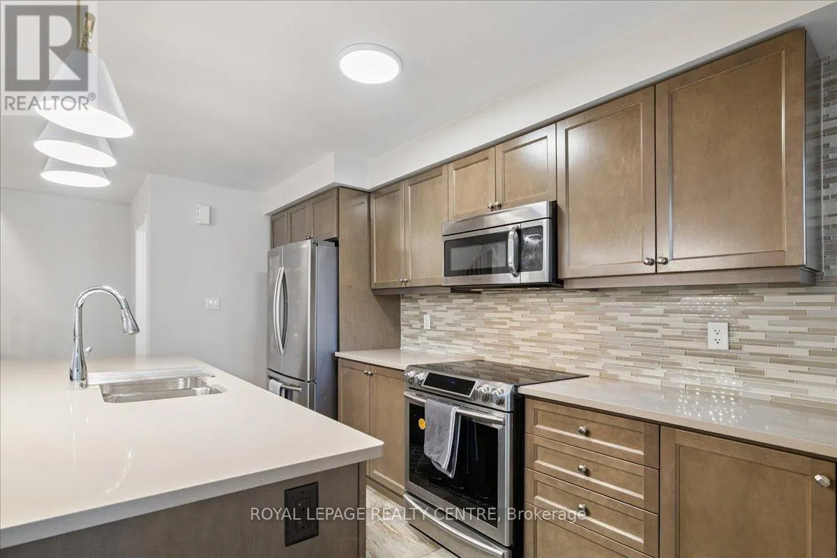 3087 MISTLETOE GARDENS