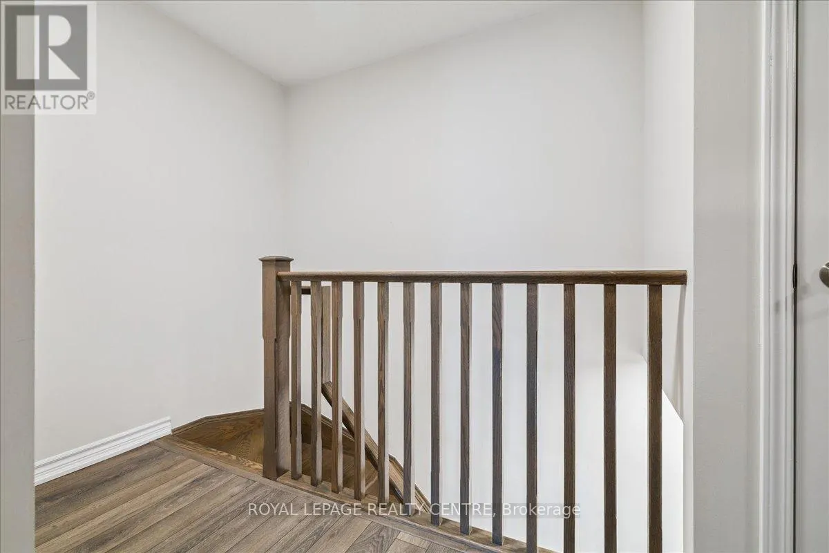 3087 MISTLETOE GARDENS