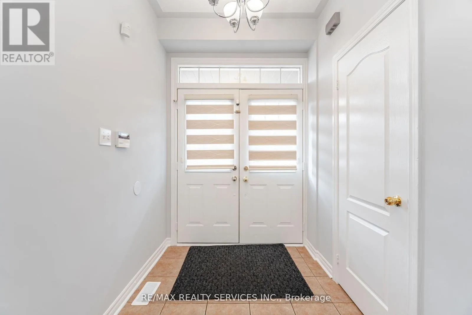 27 HARDGATE CRESCENT