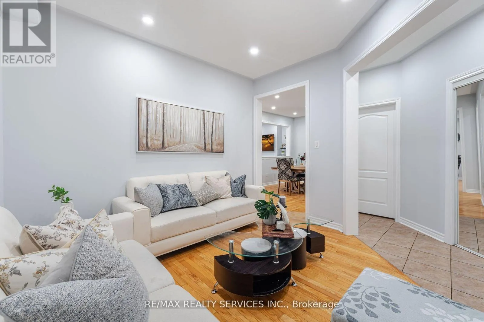 27 HARDGATE CRESCENT