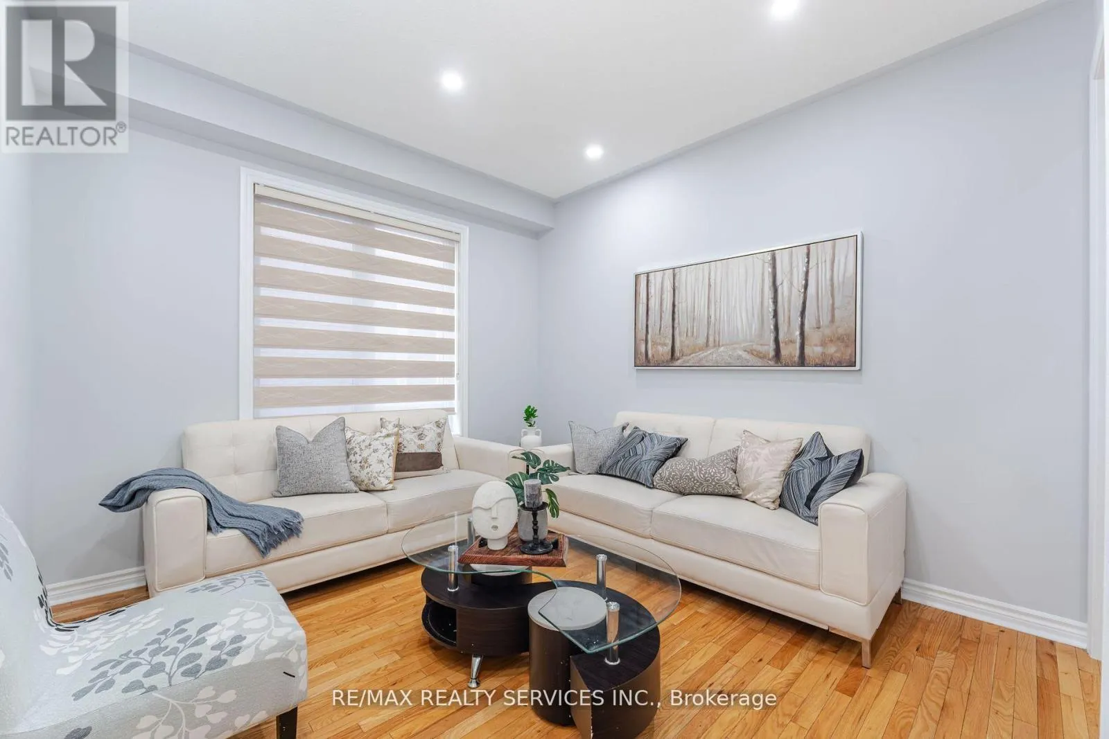 27 HARDGATE CRESCENT