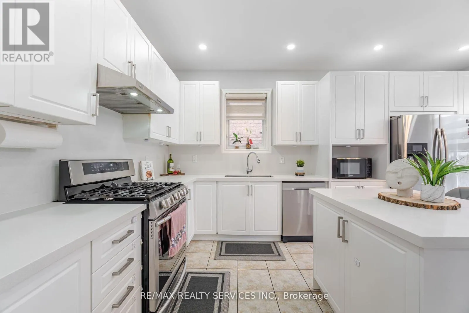 27 HARDGATE CRESCENT