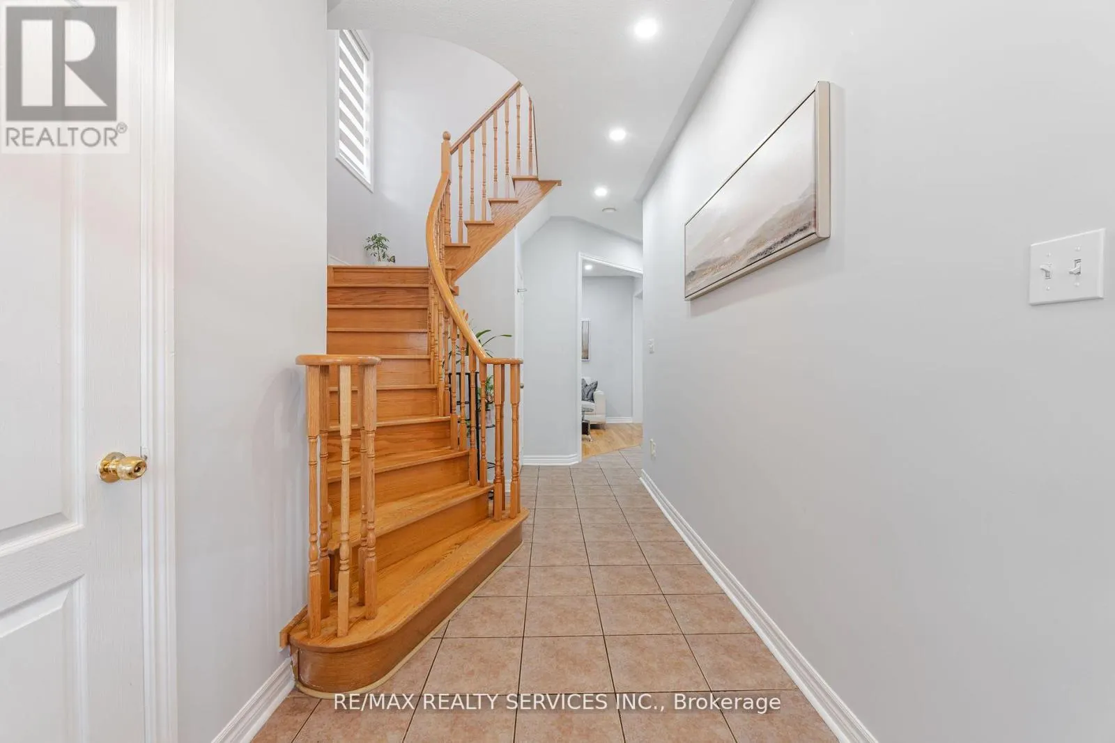 27 HARDGATE CRESCENT