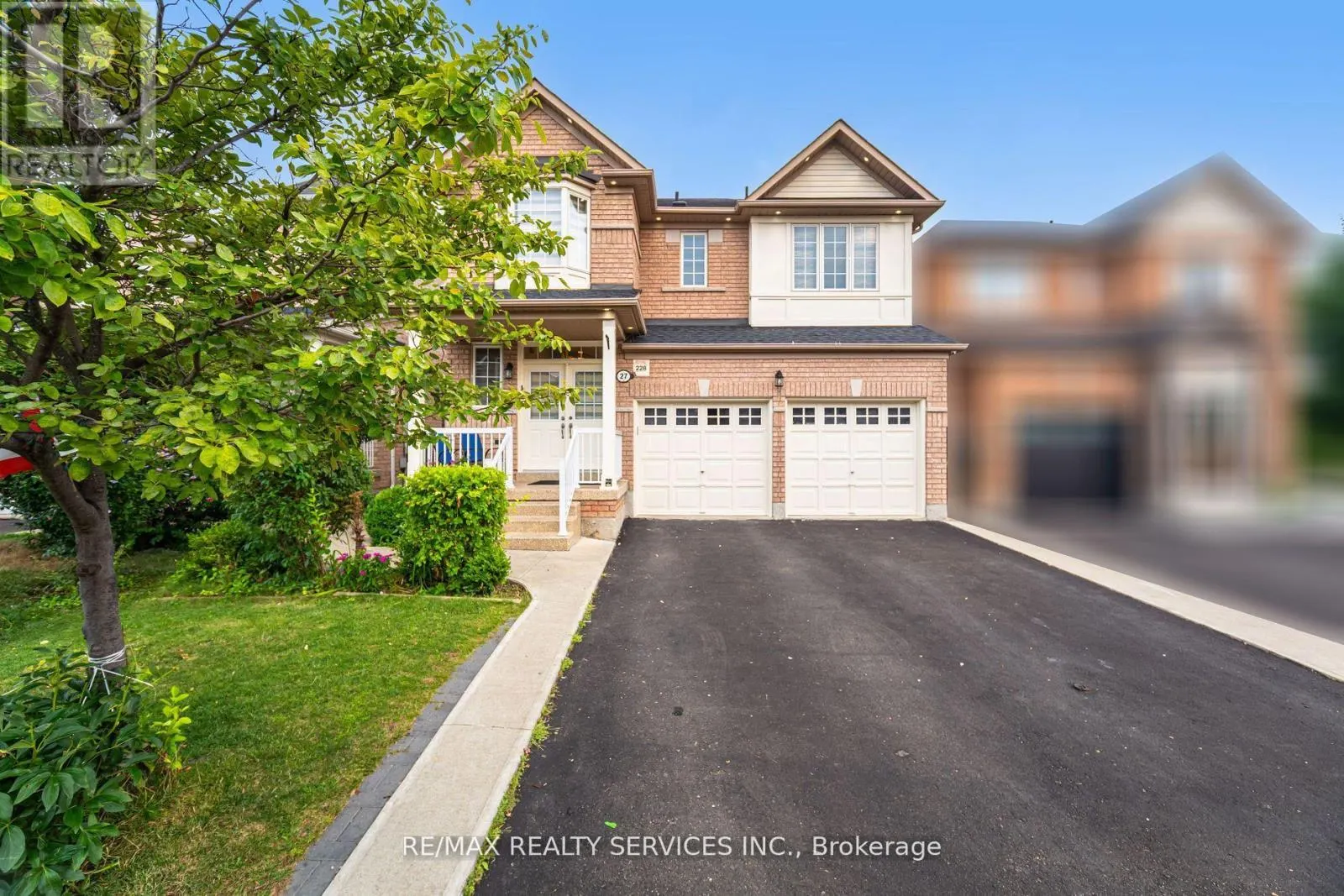 27 HARDGATE CRESCENT