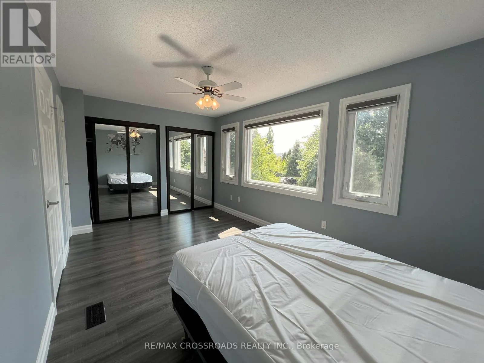 51 HOOD CRESCENT