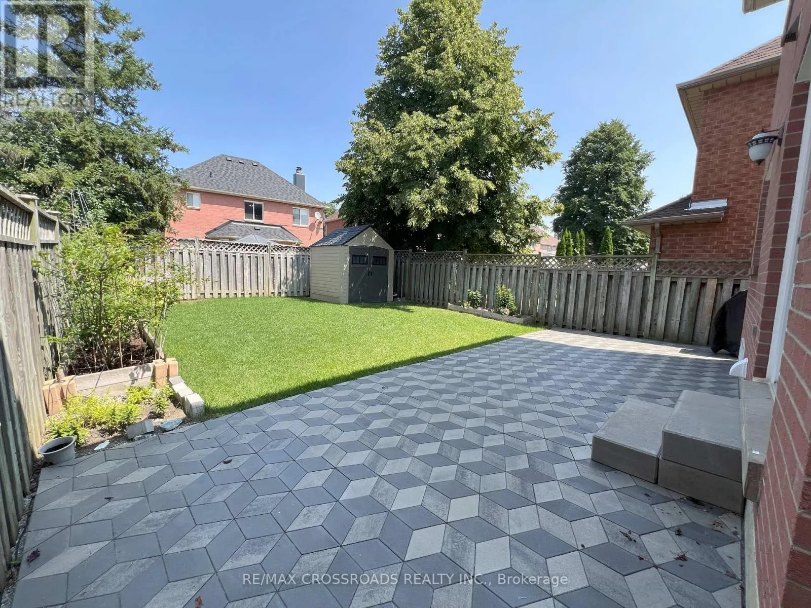 51 HOOD CRESCENT