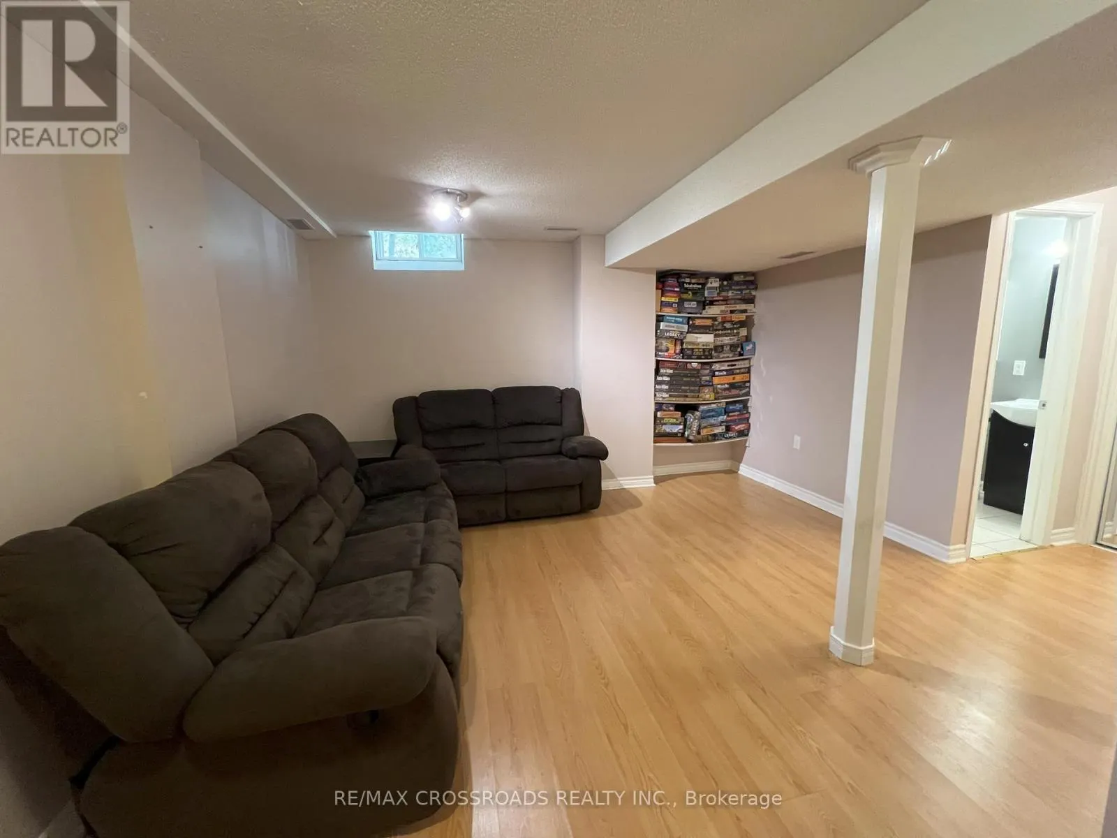 51 HOOD CRESCENT