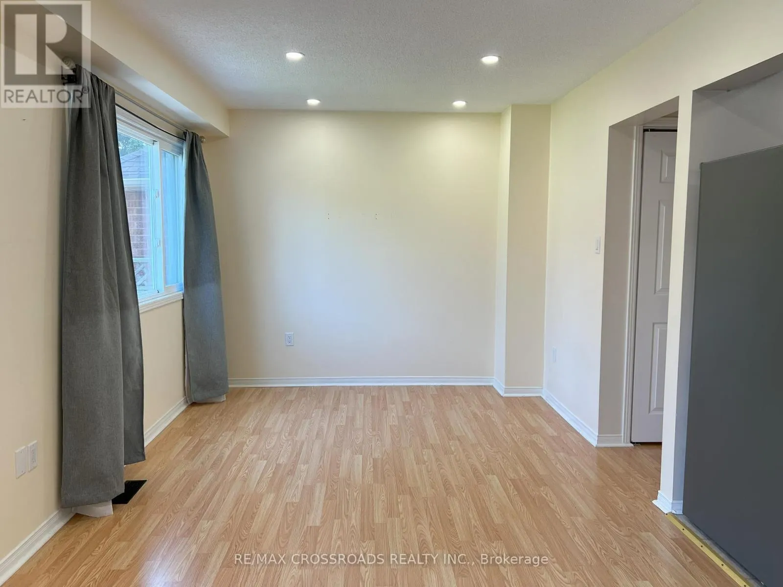 51 HOOD CRESCENT