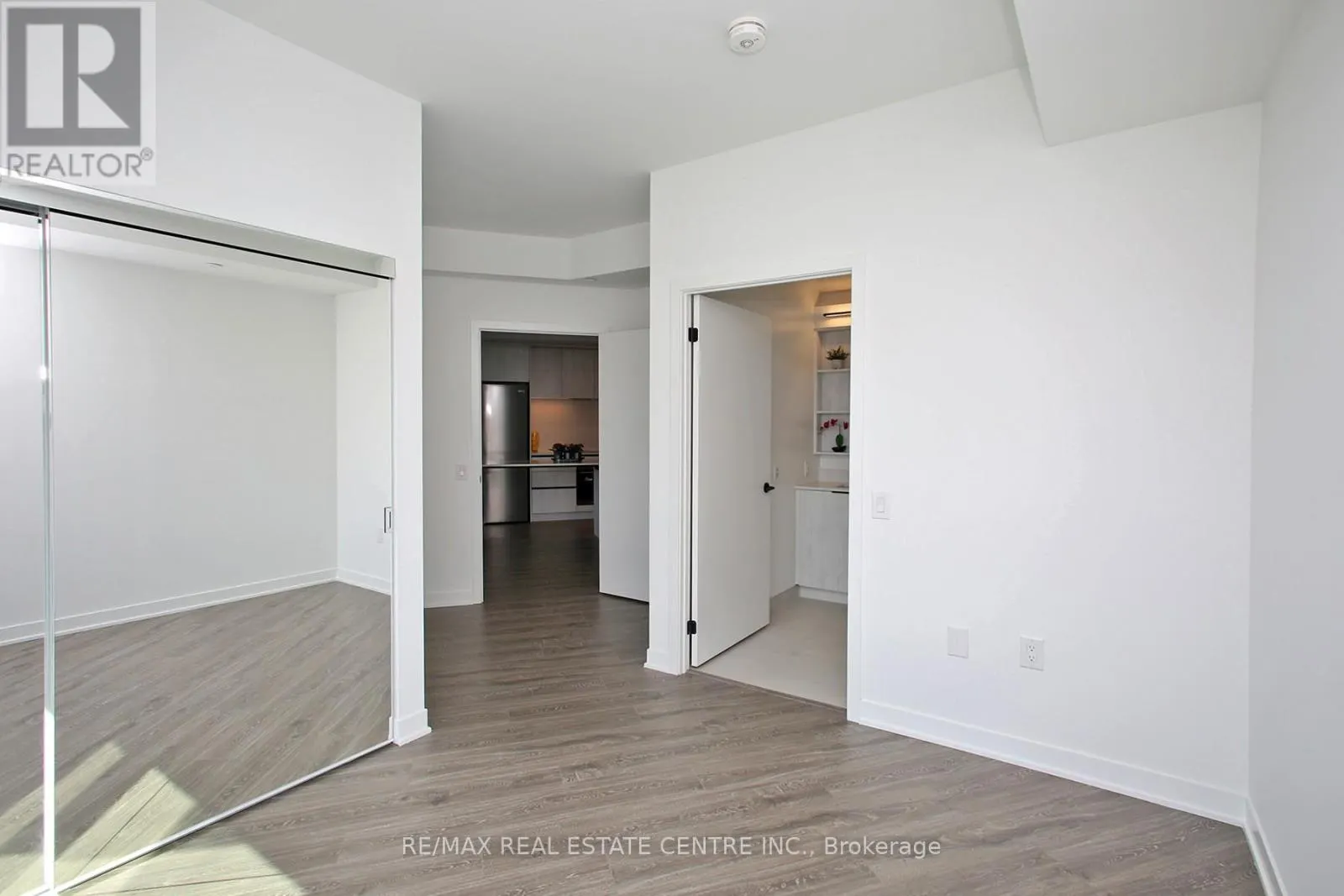 1506 - 2495 EGLINTON AVENUE W