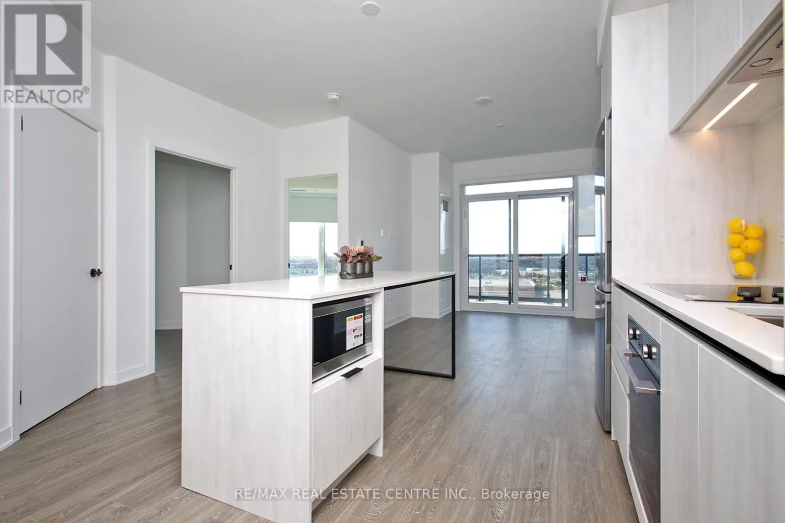 1506 - 2495 EGLINTON AVENUE W