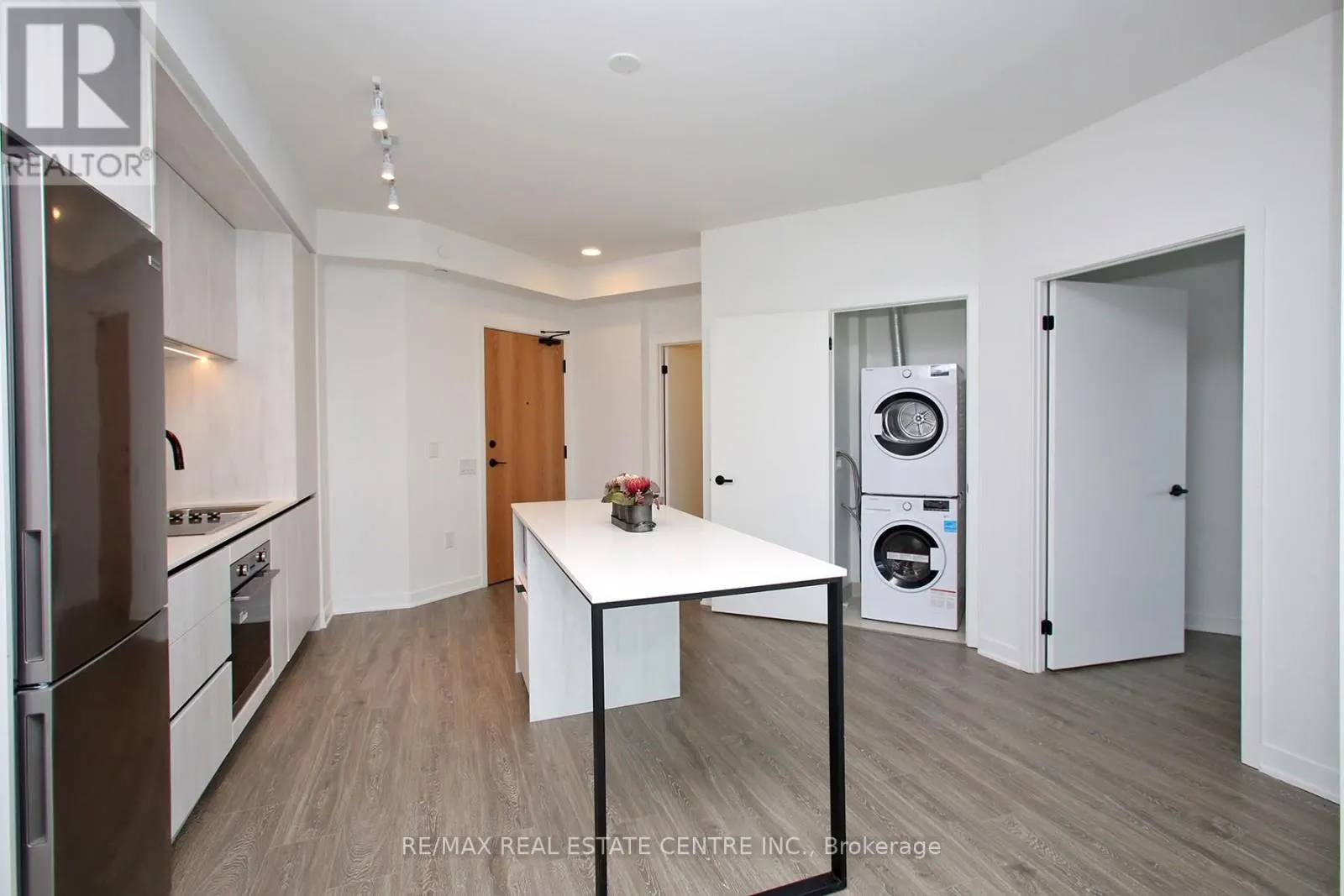 1506 - 2495 EGLINTON AVENUE W