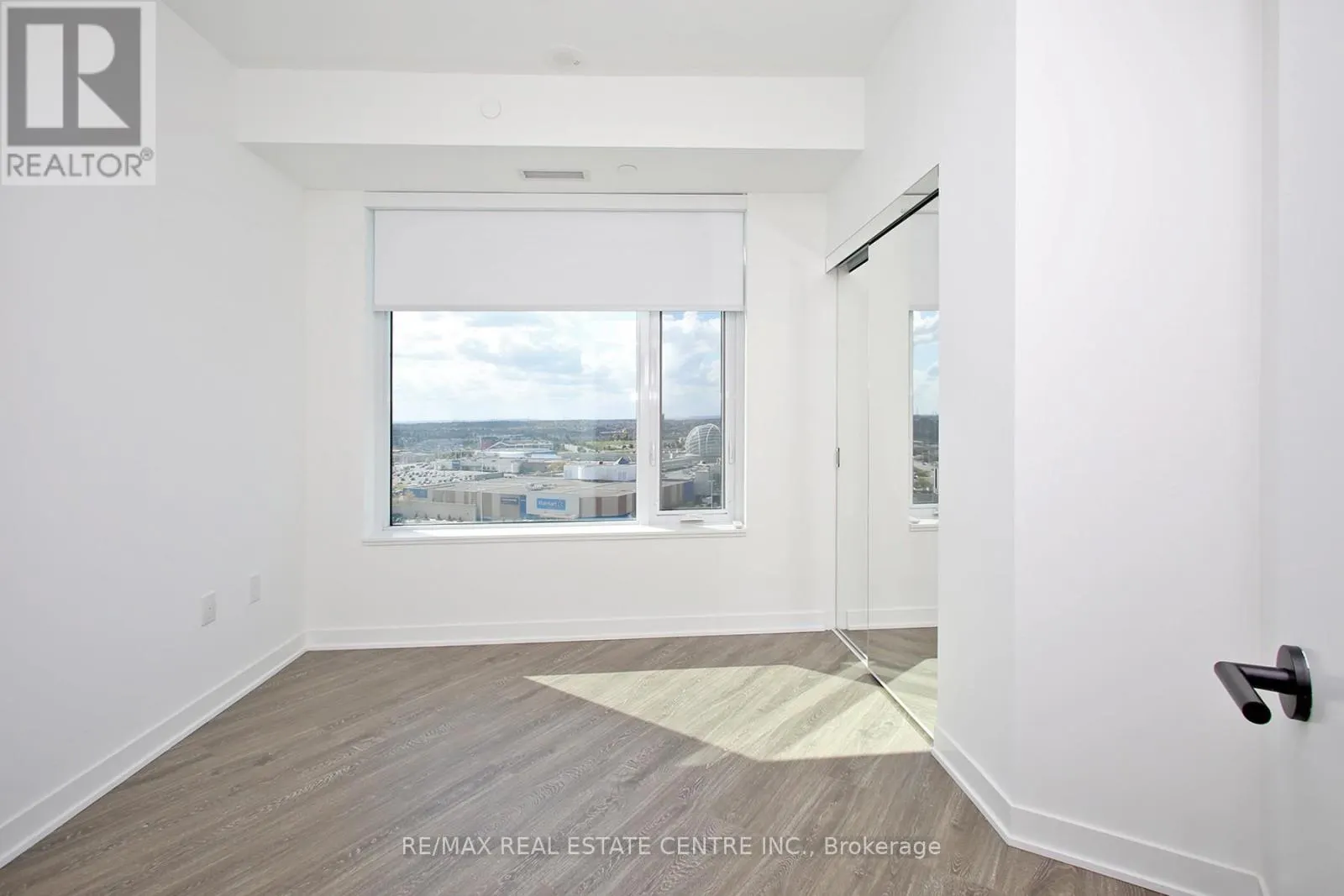 1506 - 2495 EGLINTON AVENUE W