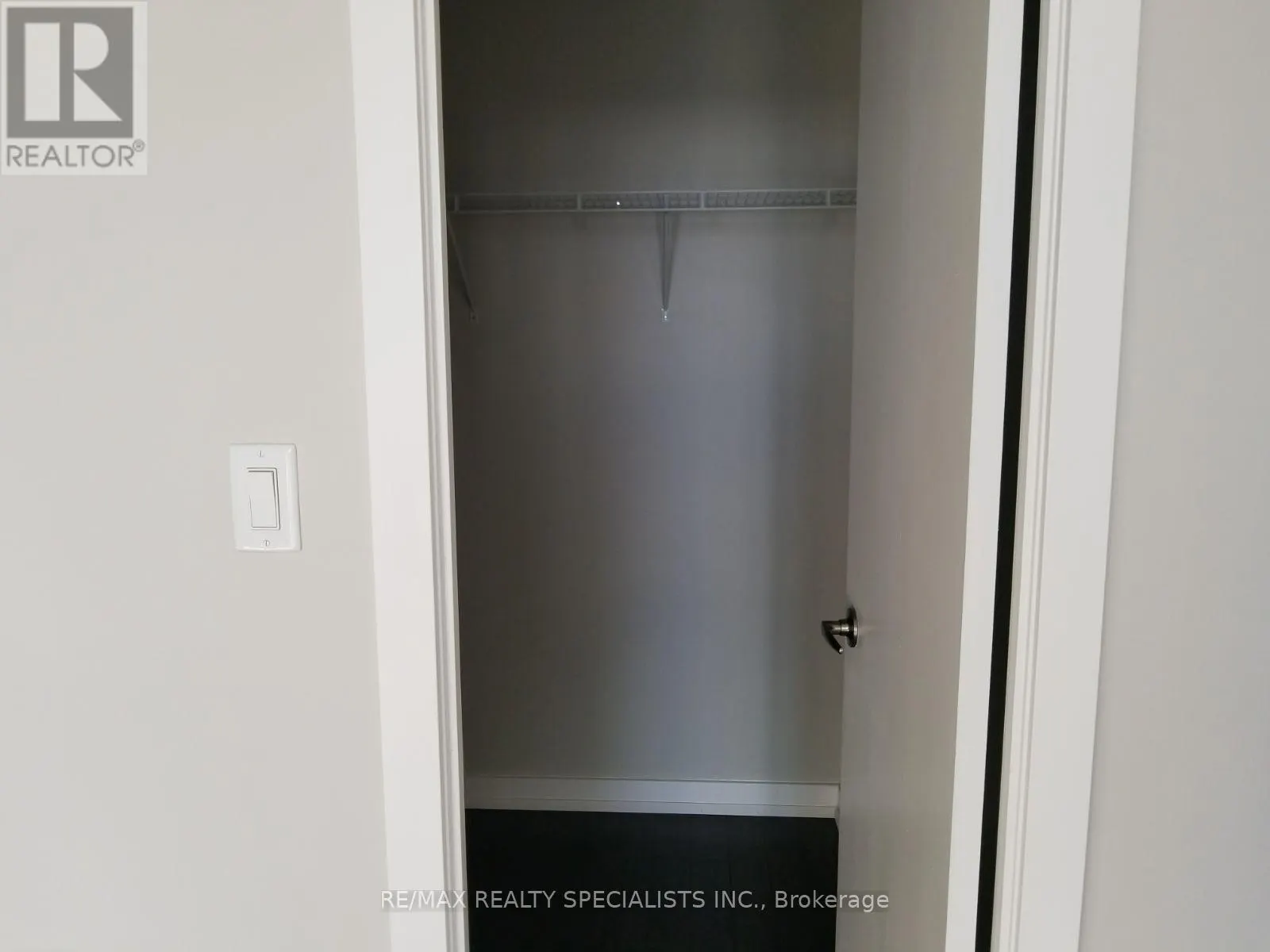 2805 - 4065 BRICKSTONE MEWS