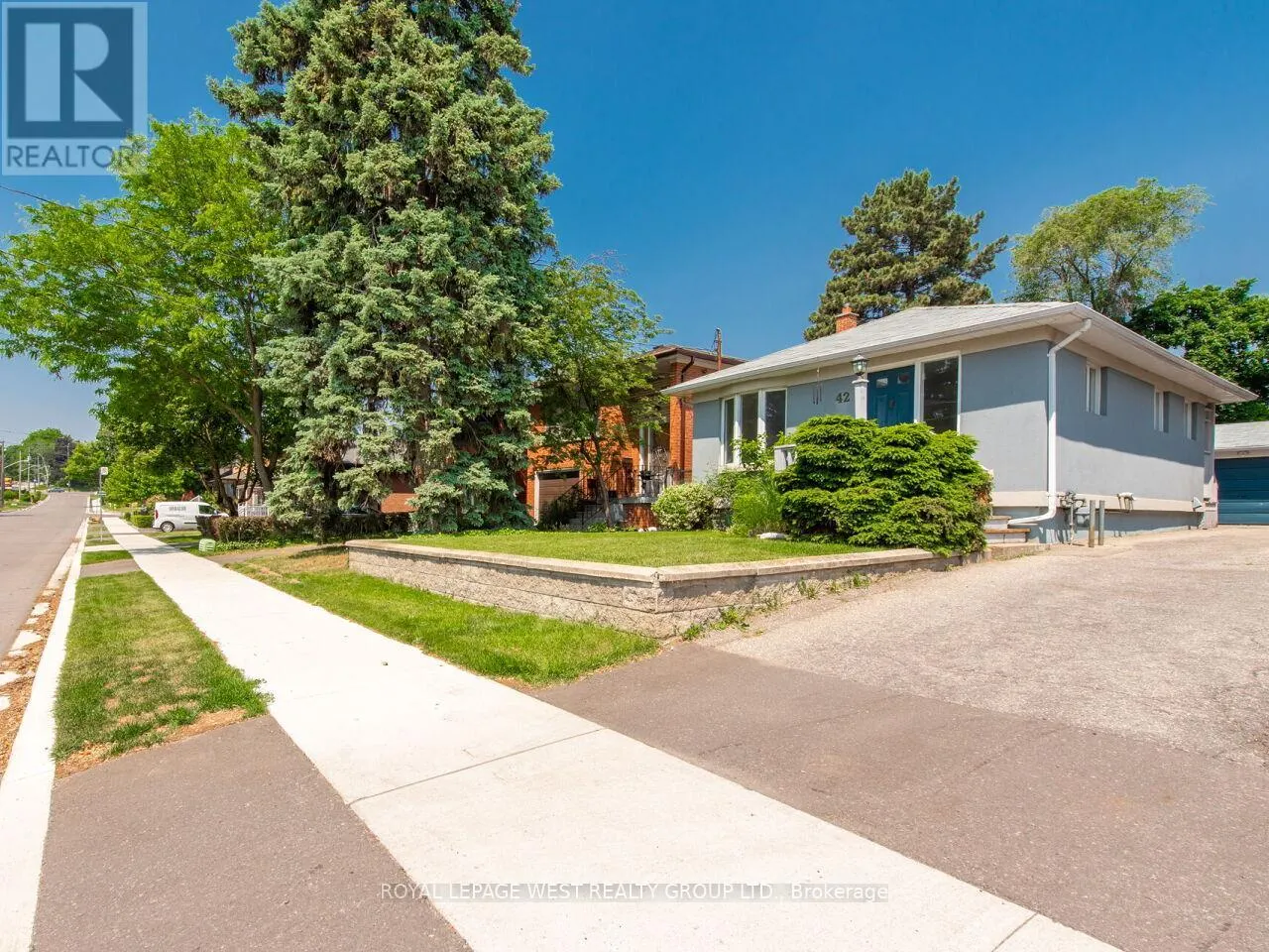 42 TILDEN CRESCENT N
