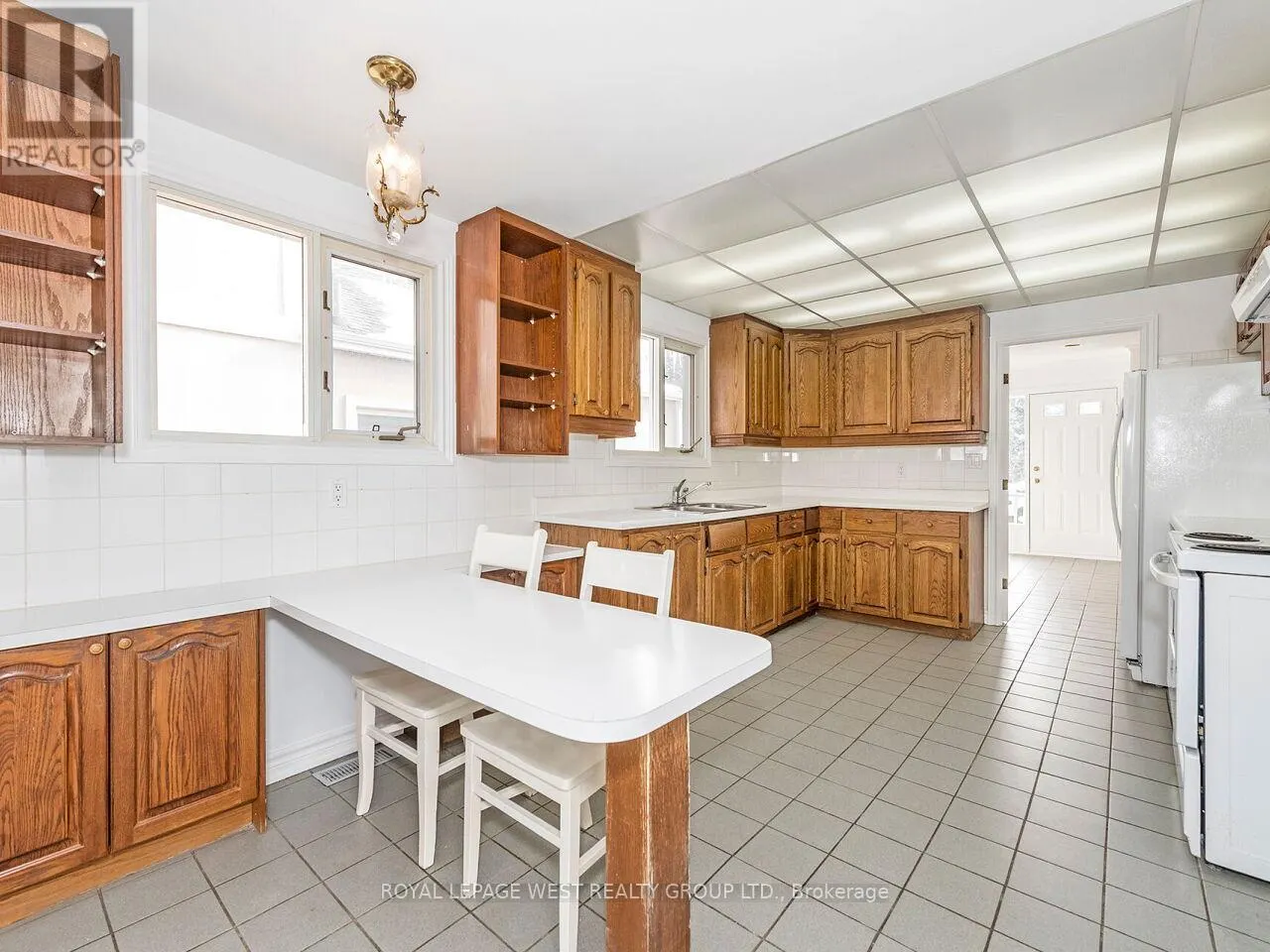 42 TILDEN CRESCENT N