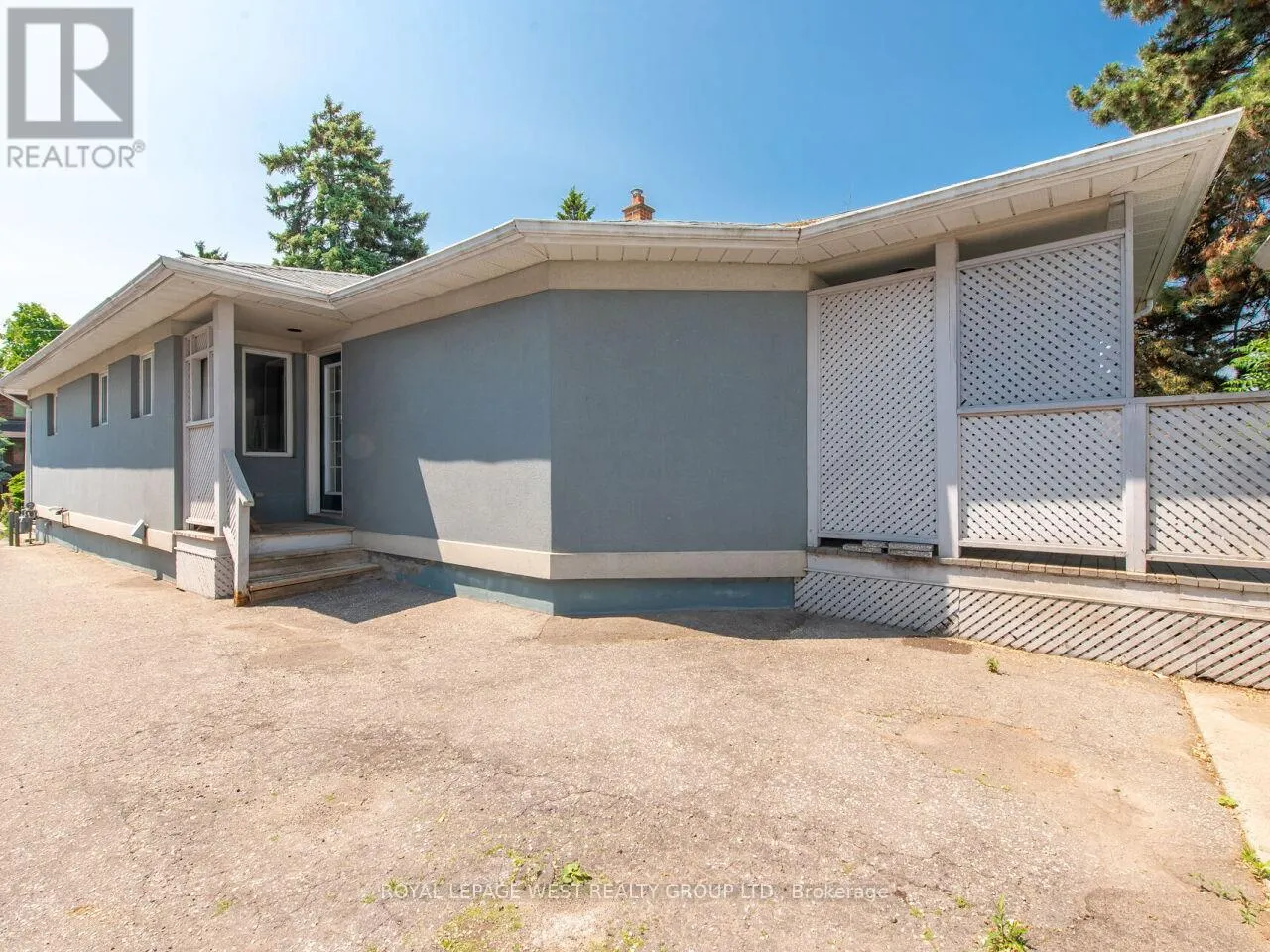 42 TILDEN CRESCENT N