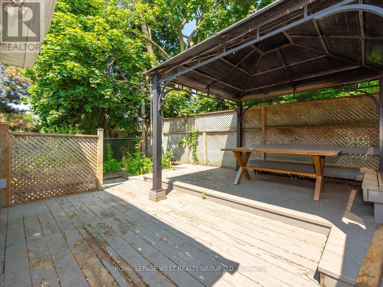42 TILDEN CRESCENT N