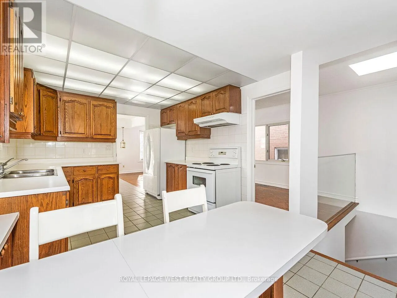 42 TILDEN CRESCENT N