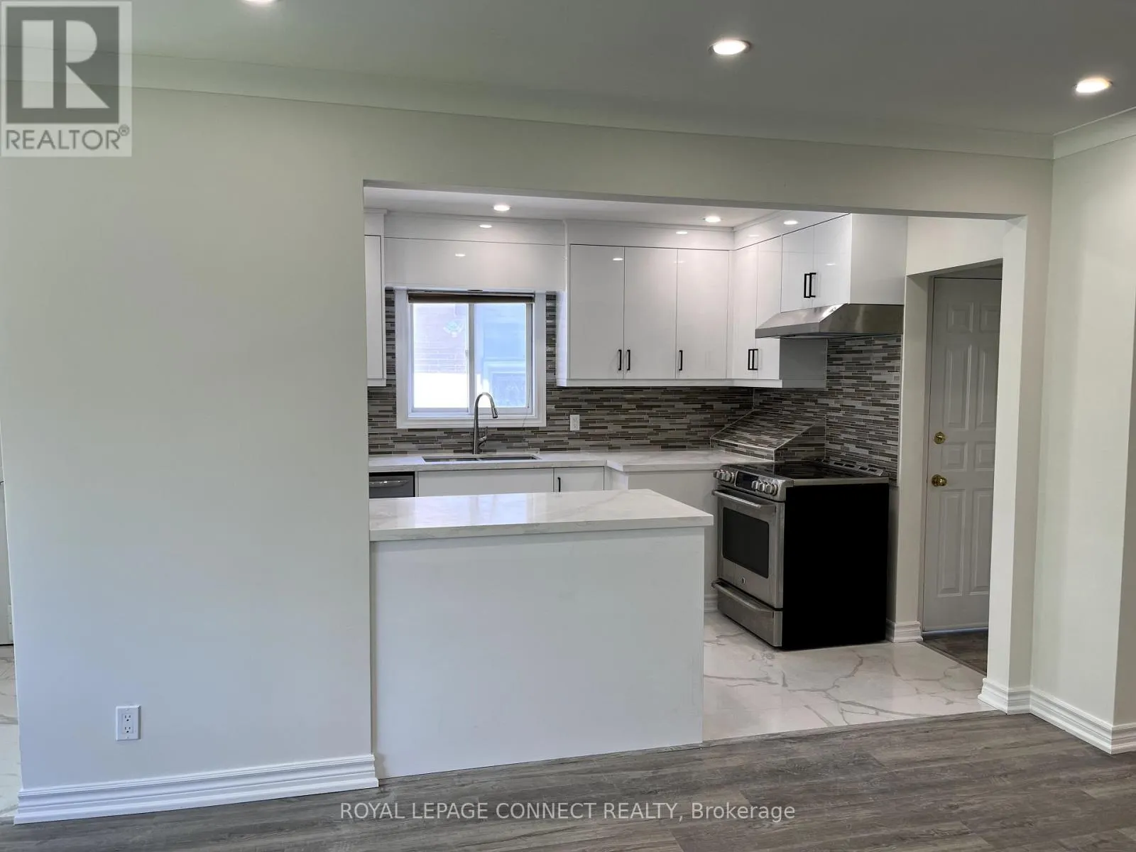54 FOXRUN AVENUE