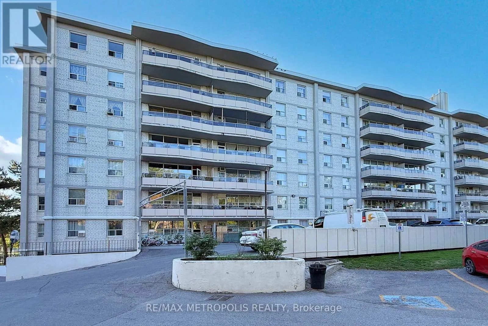 809 - 80 GRANDRAVINE DRIVE