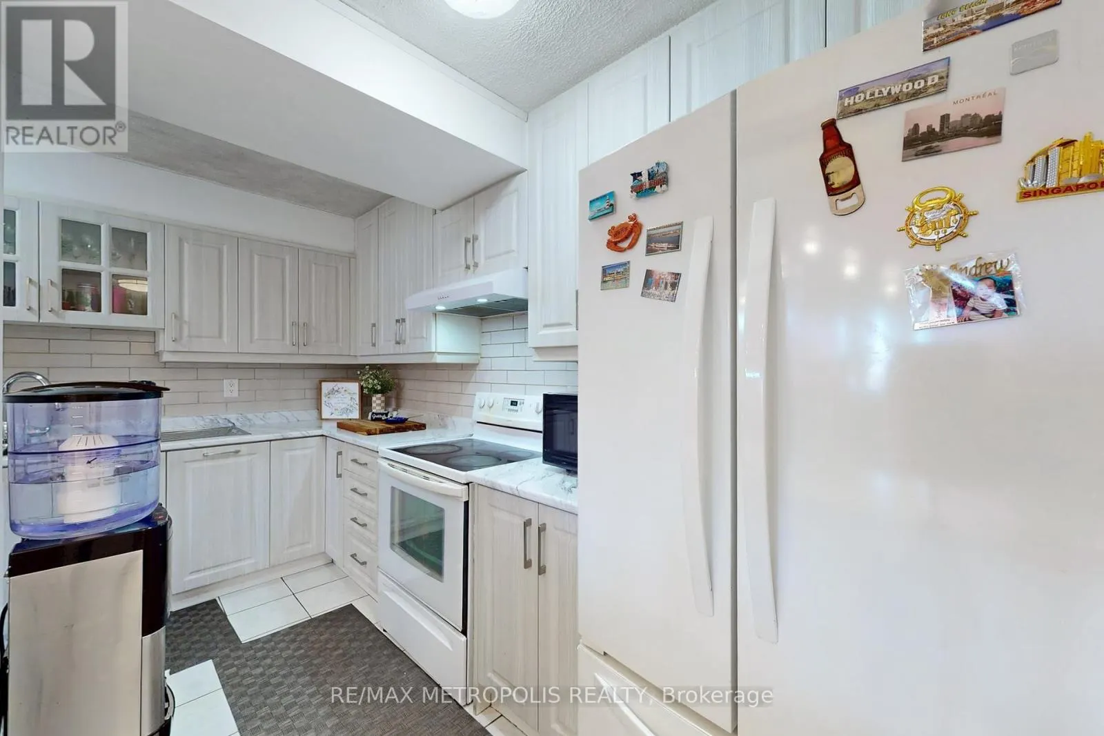 809 - 80 GRANDRAVINE DRIVE
