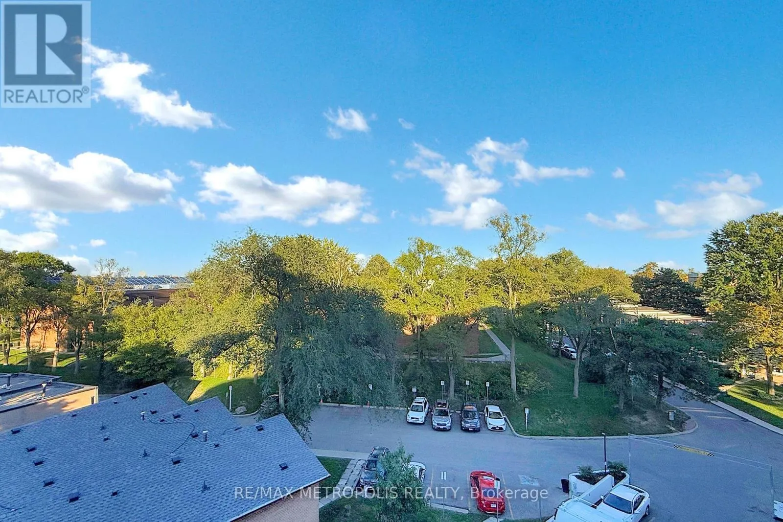 809 - 80 GRANDRAVINE DRIVE