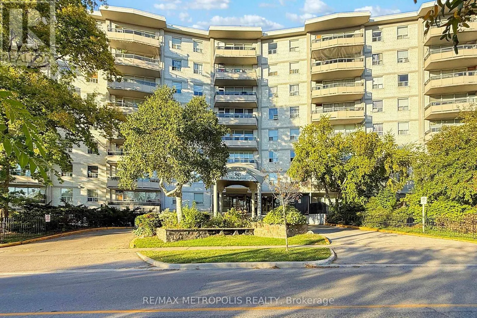 809 - 80 GRANDRAVINE DRIVE