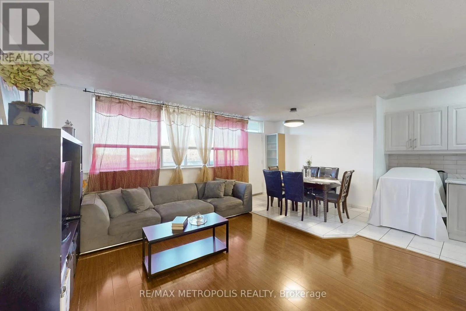 809 - 80 GRANDRAVINE DRIVE