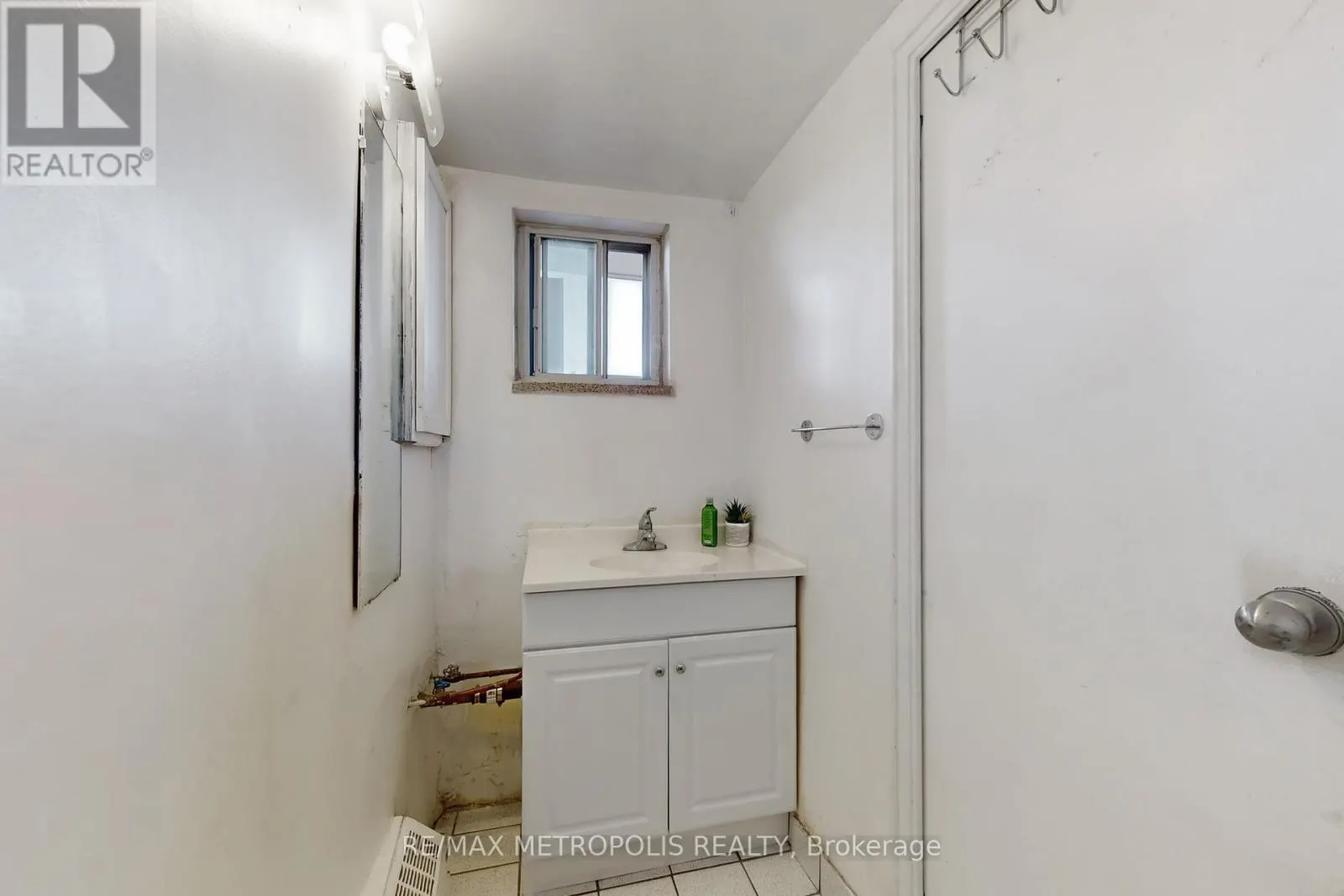 809 - 80 GRANDRAVINE DRIVE