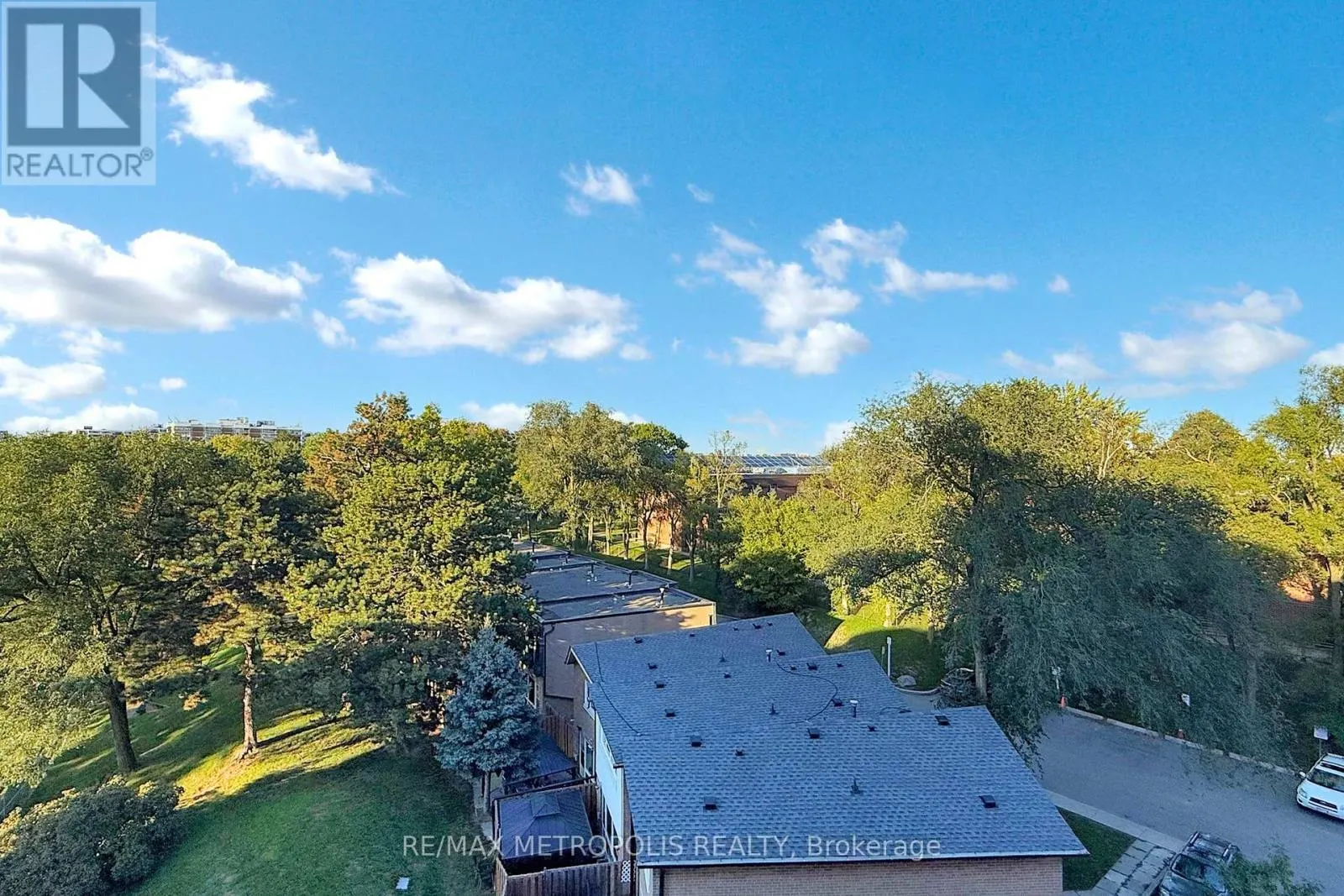 809 - 80 GRANDRAVINE DRIVE
