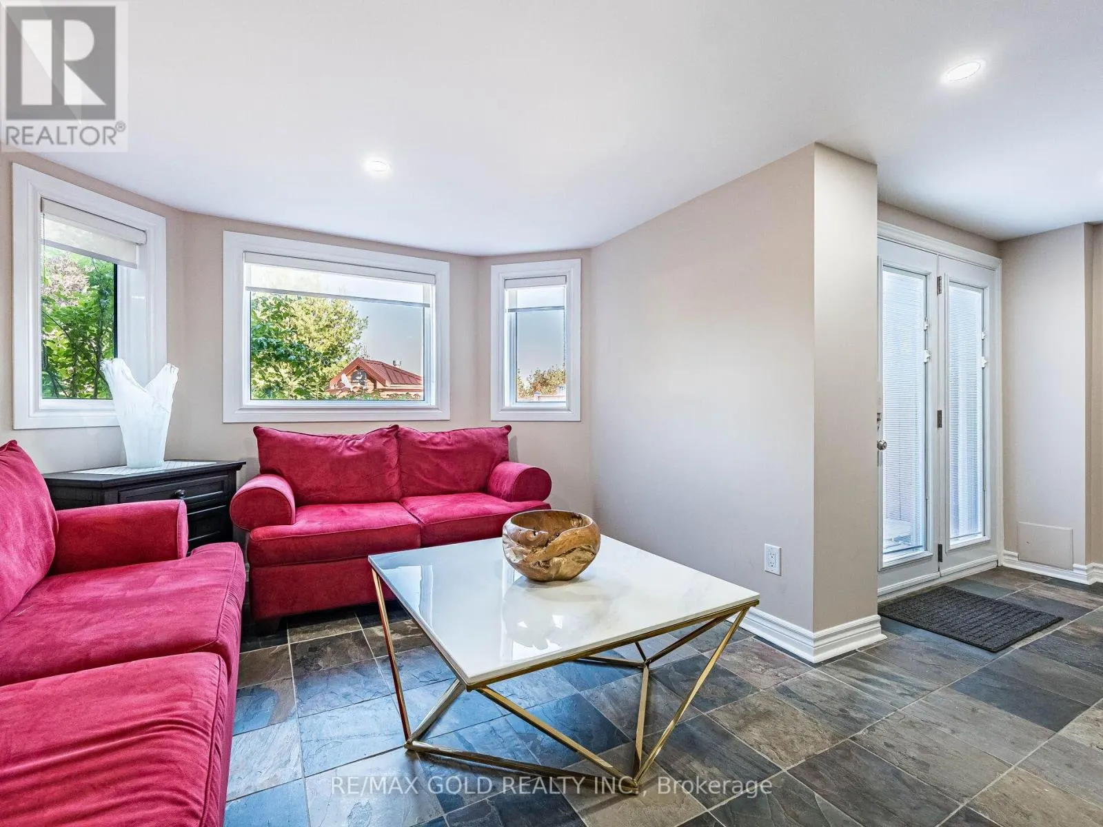74 PORCHLIGHT ROAD