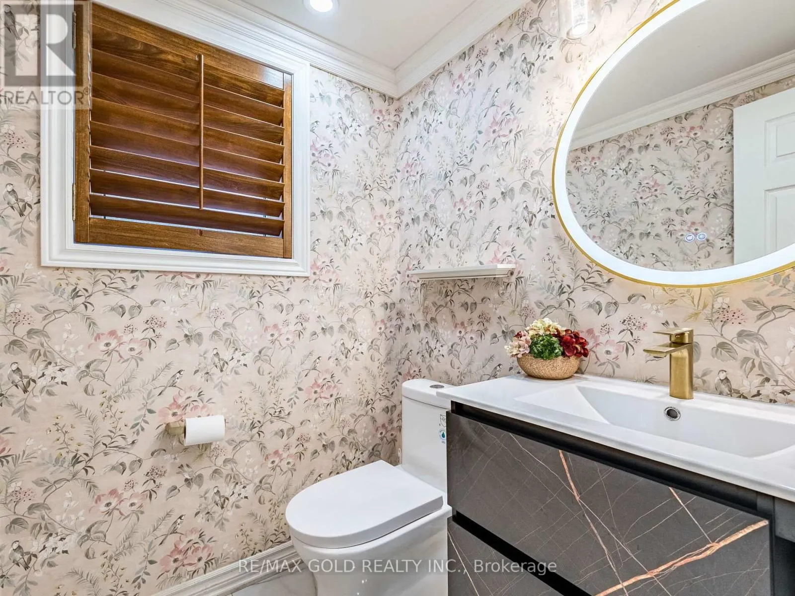 74 PORCHLIGHT ROAD