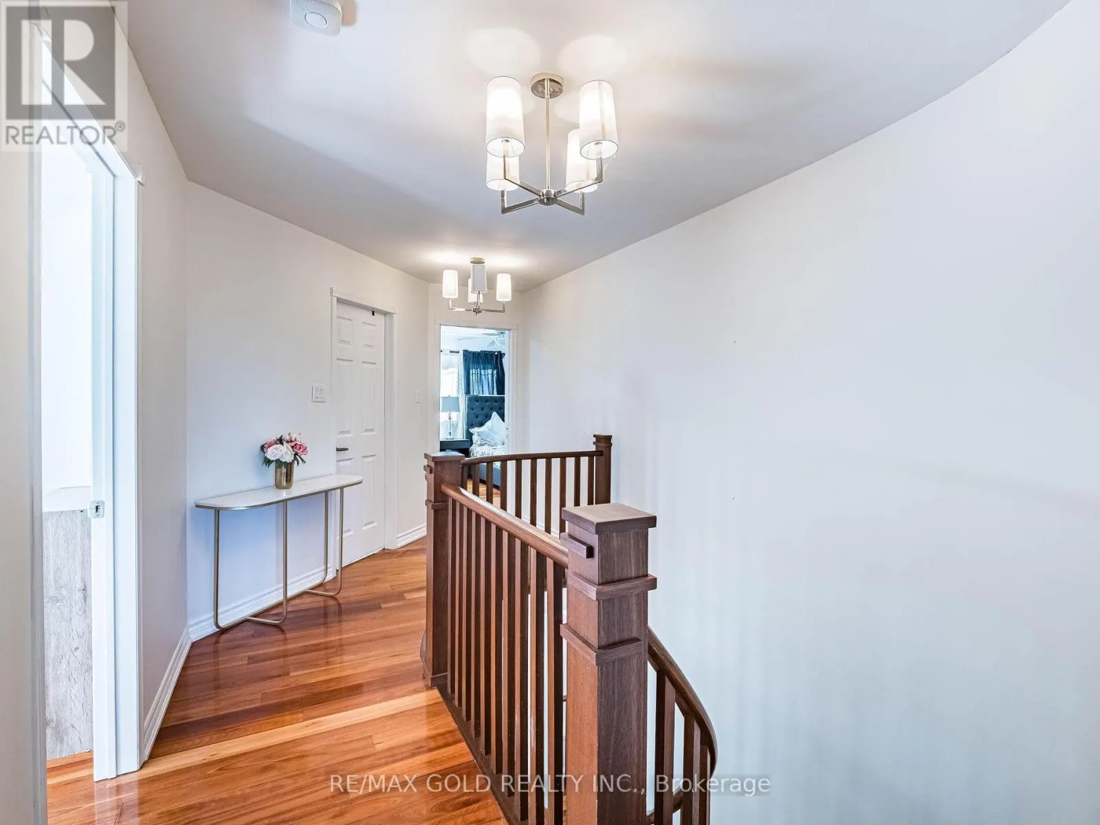 74 PORCHLIGHT ROAD
