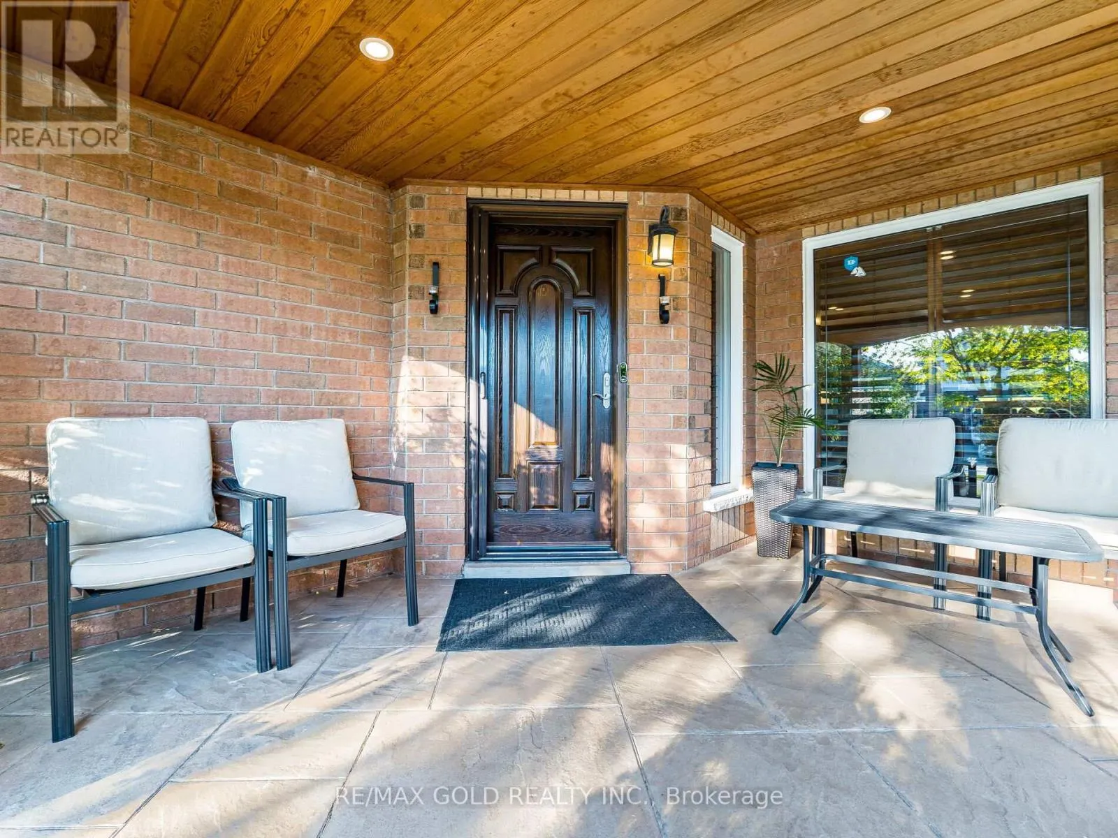 74 PORCHLIGHT ROAD