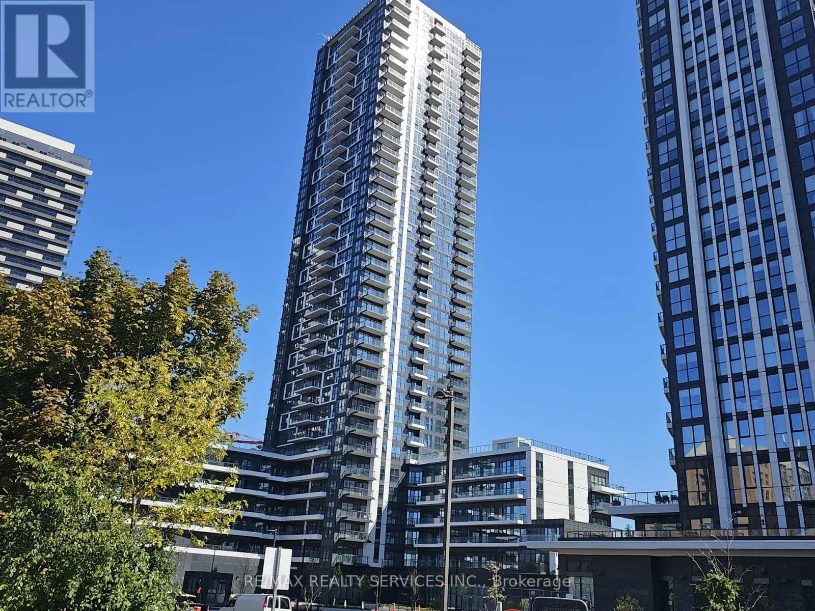 1410 - 15 WINTERGARDEN DRIVE