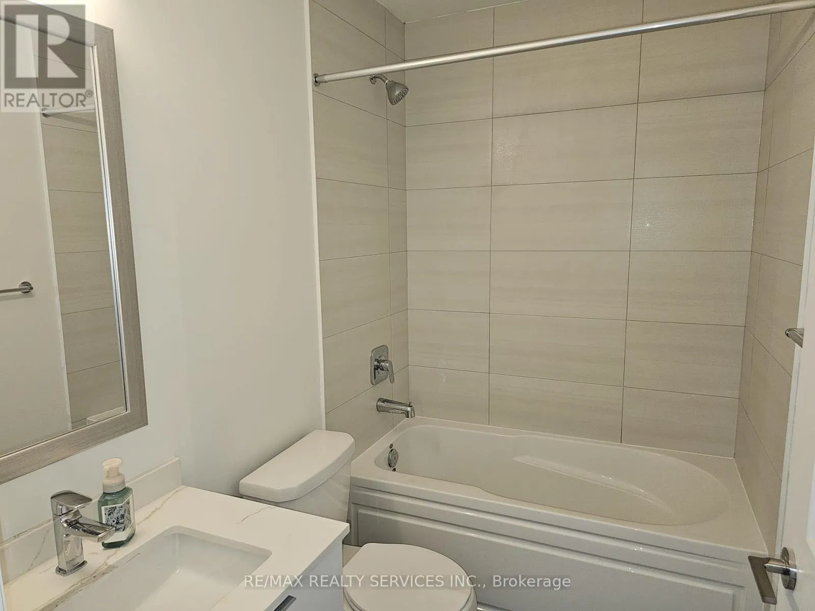 1410 - 15 WINTERGARDEN DRIVE