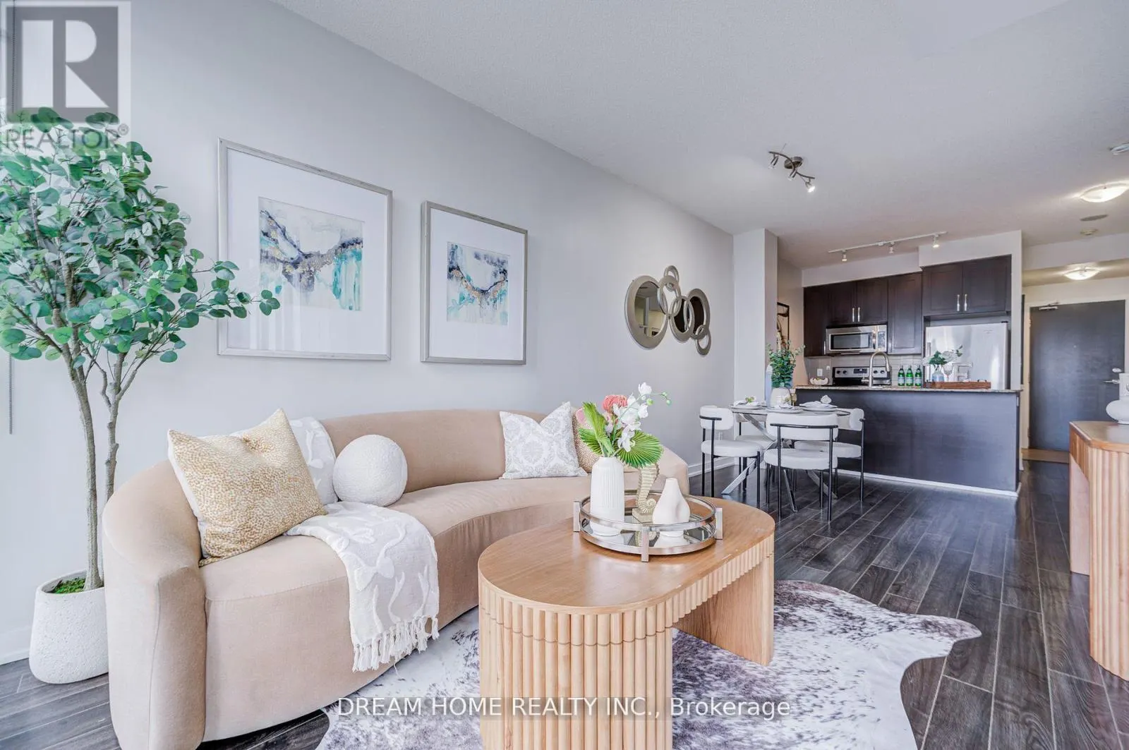 2408 - 4070 CONFEDERATION PARKWAY