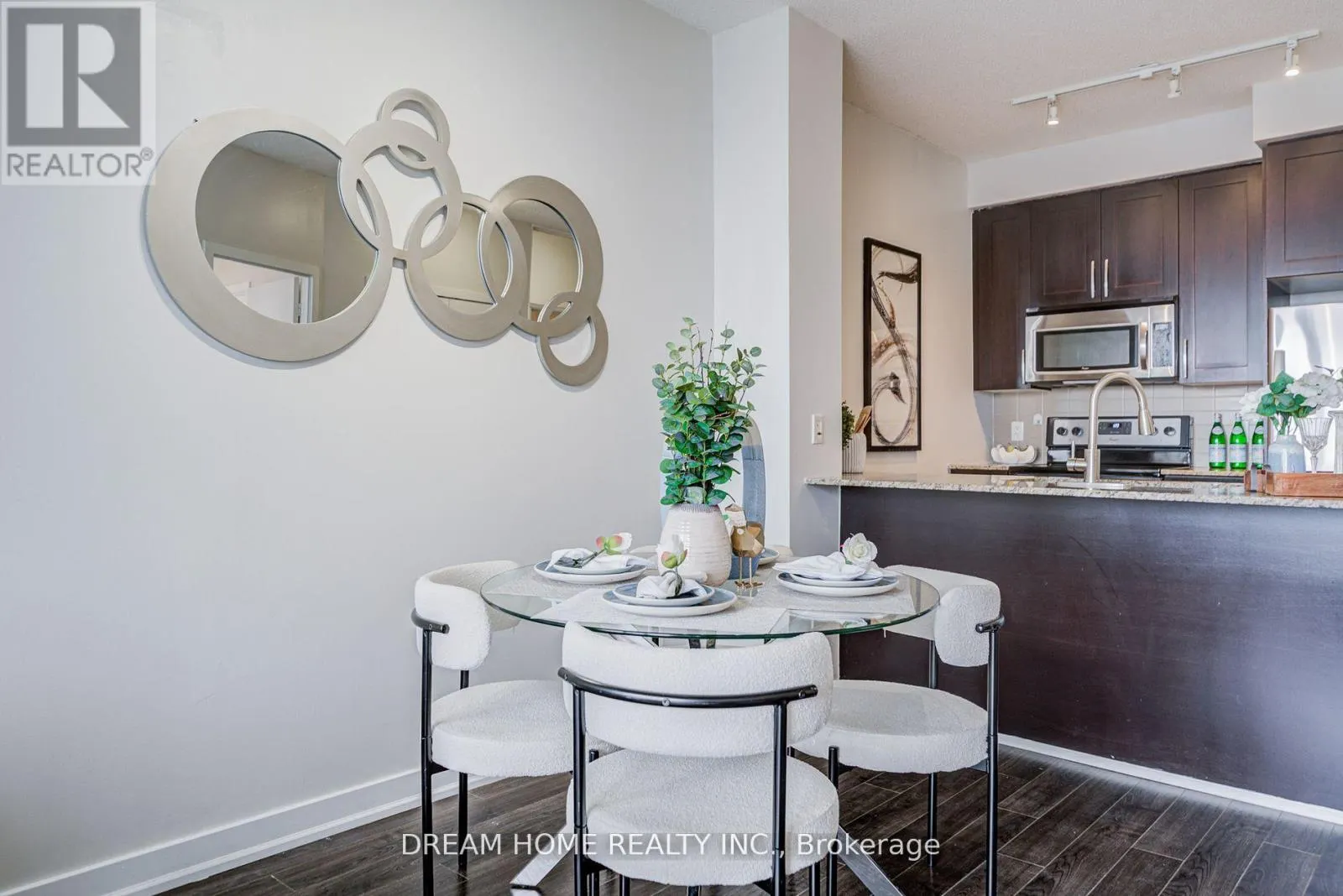 2408 - 4070 CONFEDERATION PARKWAY