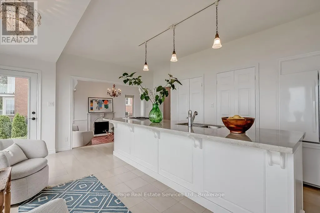 3286 SHELBURNE PLACE