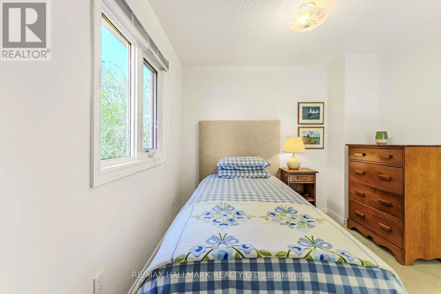 2143 HUNT CRESCENT