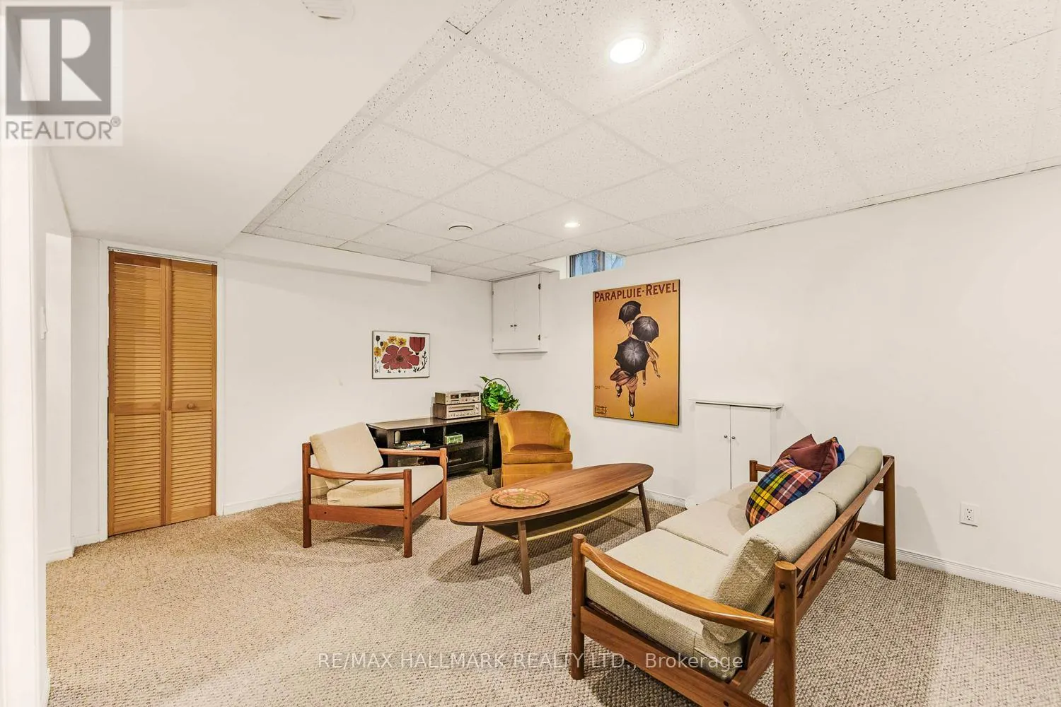 2143 HUNT CRESCENT