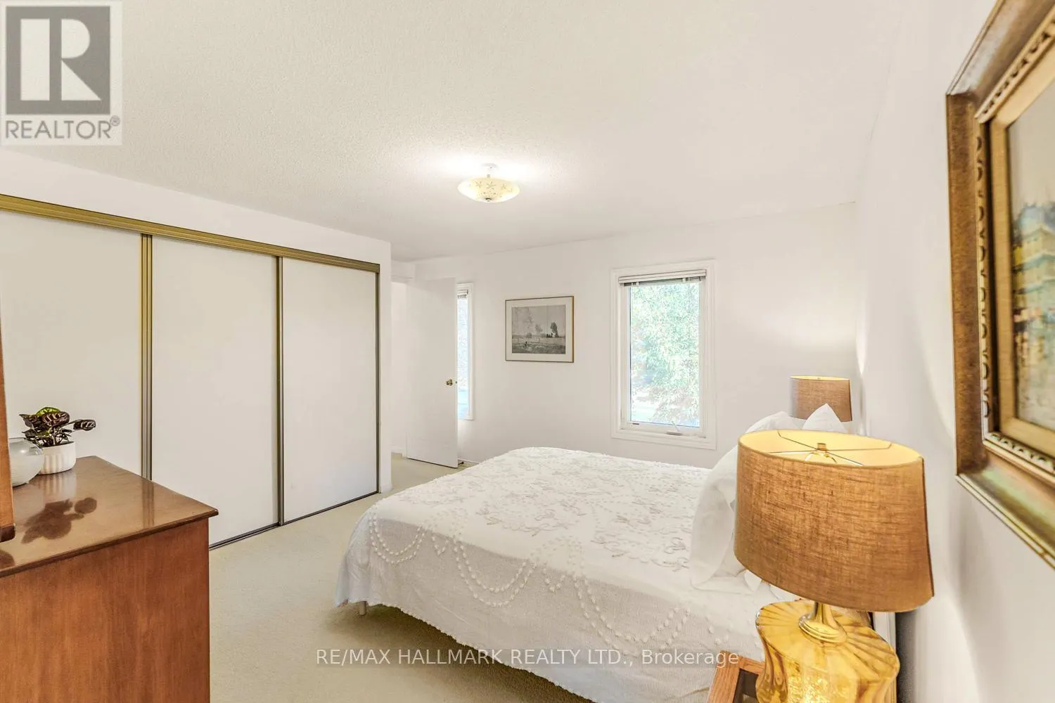 2143 HUNT CRESCENT