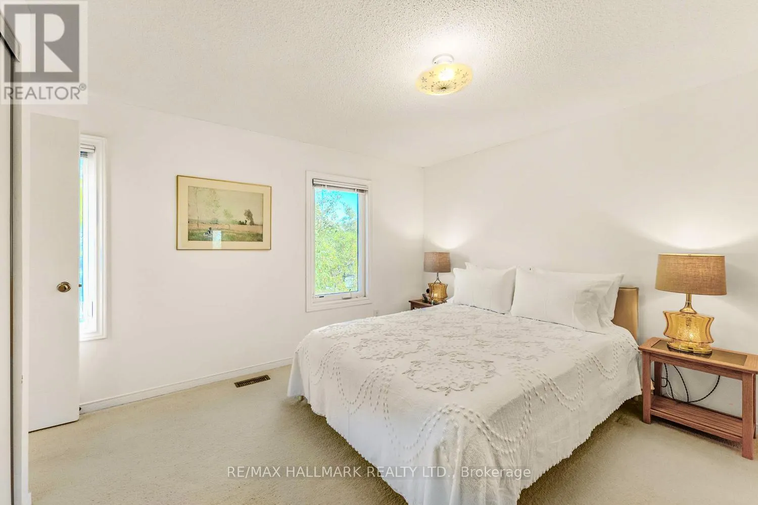 2143 HUNT CRESCENT