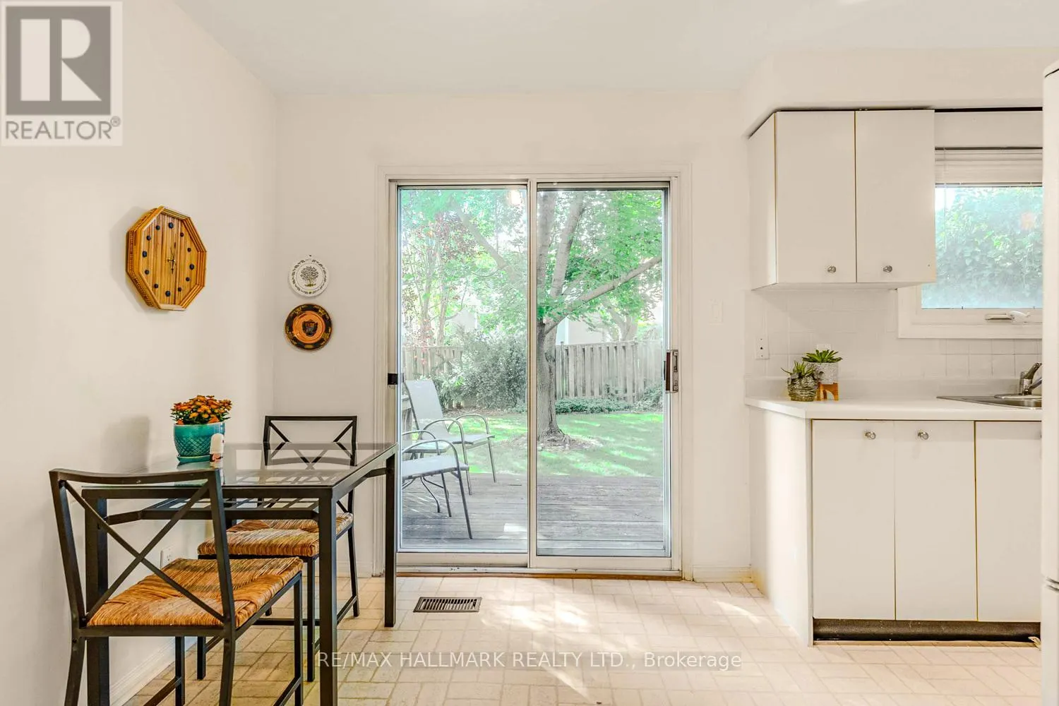 2143 HUNT CRESCENT