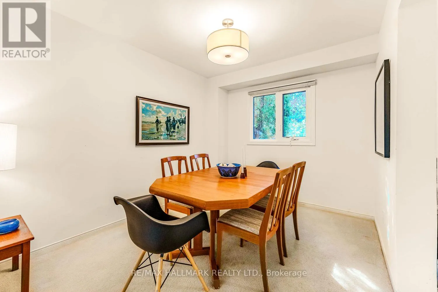 2143 HUNT CRESCENT