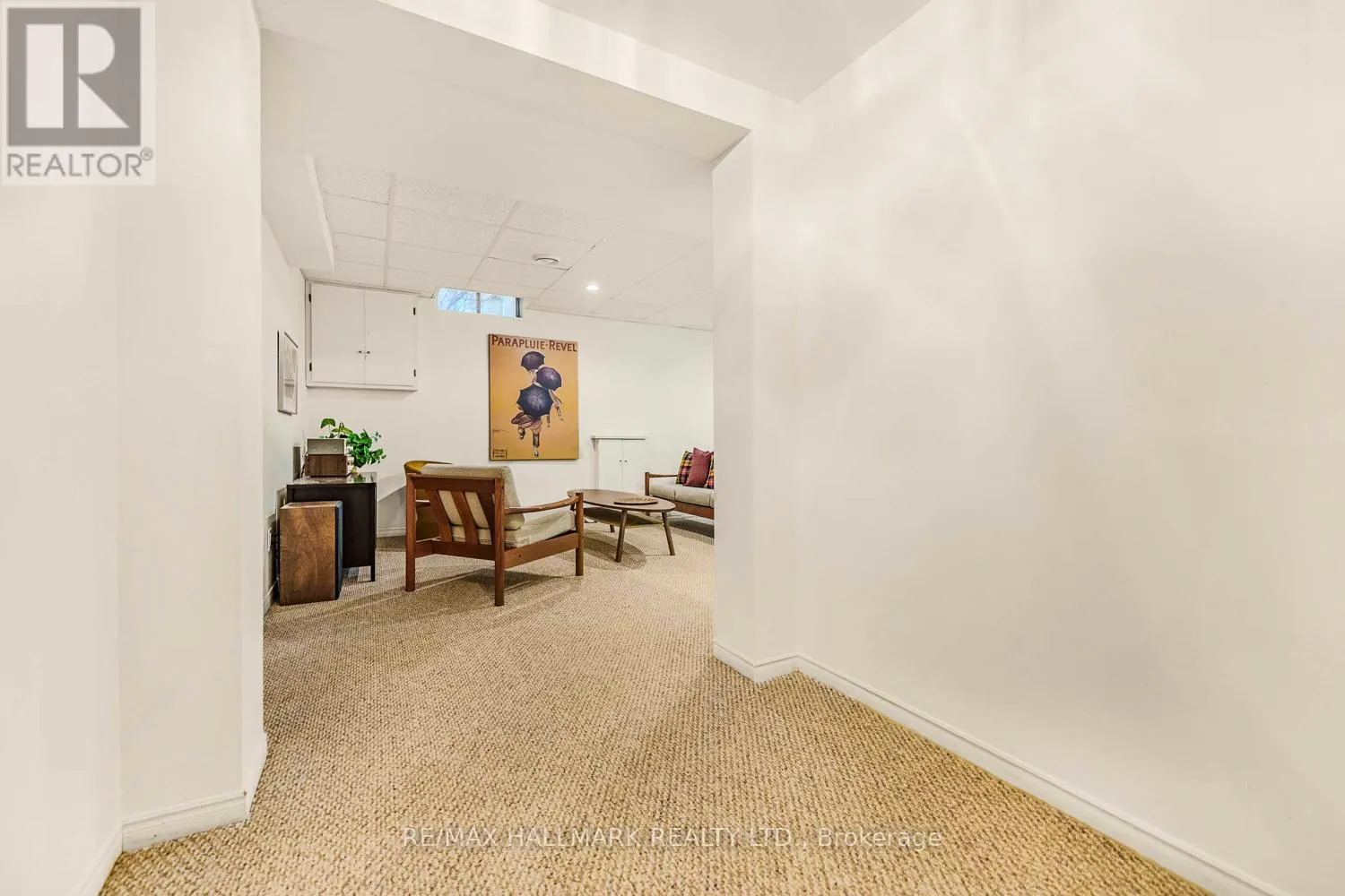 2143 HUNT CRESCENT